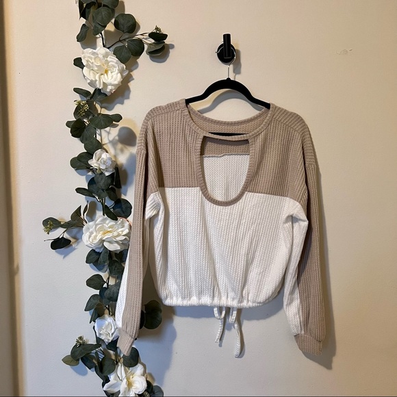 NWT Hollister Waffle Knit Sweater with Tie Front & Open Back - Picture 3 of 7